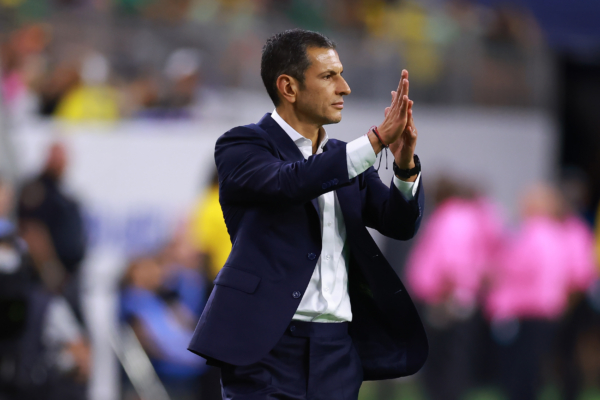 HOUSTON, TEXAS - JUNE 22: Jaime Lozano, Head Coach of Mexico gives instructions during the CONMEBOL Copa America 2024 Group B match between Mexico and Jamaica at NRG Stadium on June 22, 2024 in Houston, Texas. 