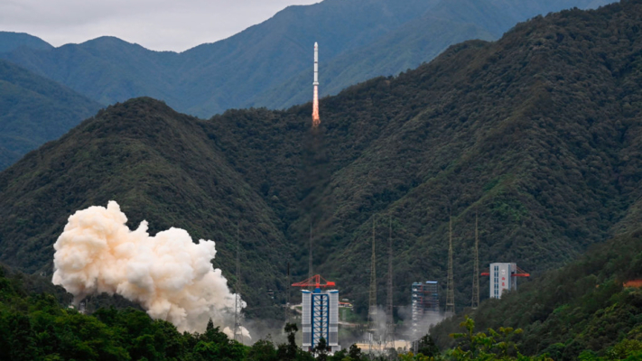 中法天文卫星升空 有毒火箭碎片落人口稠密区