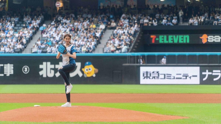 林志玲北海道漂亮開球  紮俐落馬尾雙語問候