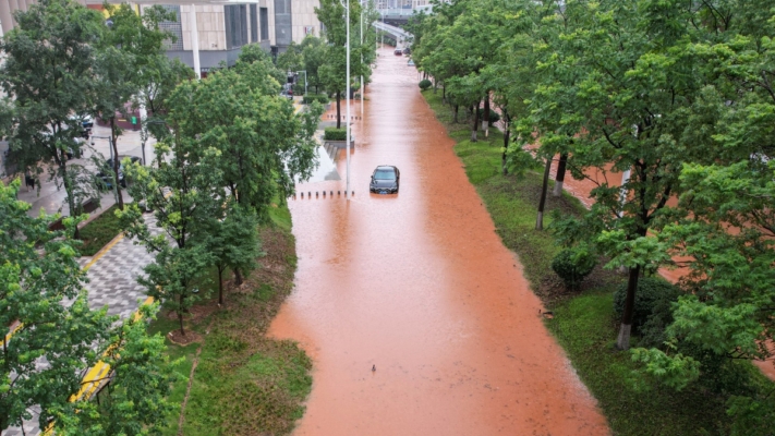 中國南方洪災 傷亡慘重 民眾哭訴靠自救