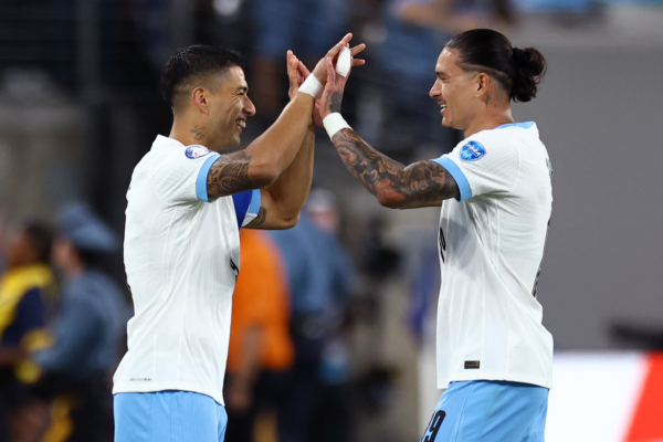 EAST RUTHERFORD, NEW JERSEY - JUNE 27: Darwin Nuñez of Uruguay greets teammate Luis Suarez in a substitution during the CONMEBOL Copa America 2024 Group C match between Uruguay and Bolivia at MetLife Stadium on June 27, 2024 in East Rutherford, New Jersey. 