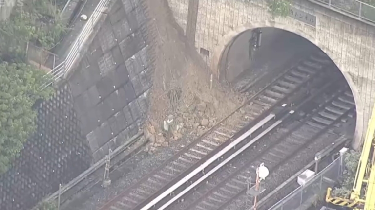 日本奈良降雨 土石破窗而入女屋主外出逃過一劫