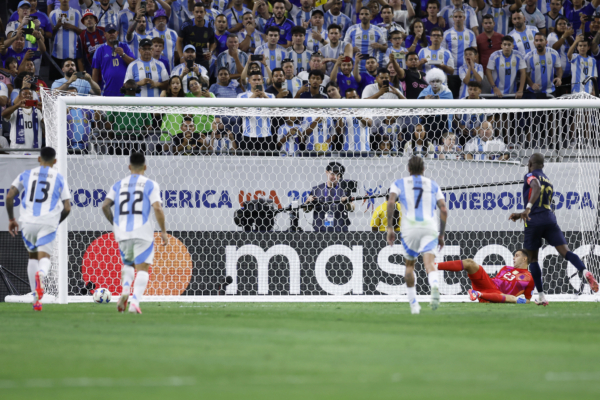 HOUSTON, TEXAS - JULY 04: Enner Valencia of Ecuador misses a penalty during the CONMEBOL Copa America 2024 quarter-final match between Argentina and Ecuador at NRG Stadium on July 04, 2024 in Houston, Texas. 