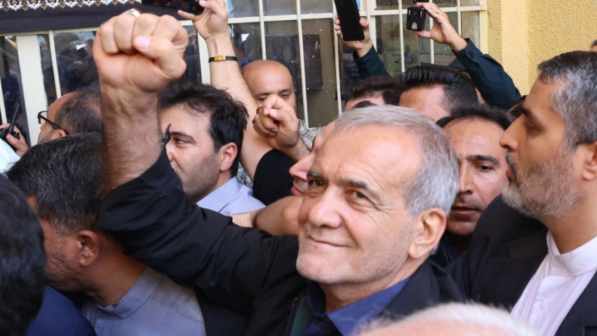 伊朗总统决选3次延长 佩泽什基安承诺开放胜出