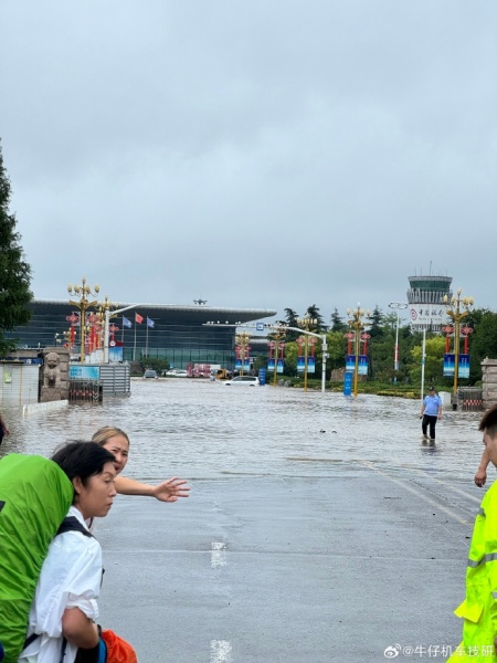 山東臨沂暴雨機場被淹 大壩洩洪引批評 （多視頻）