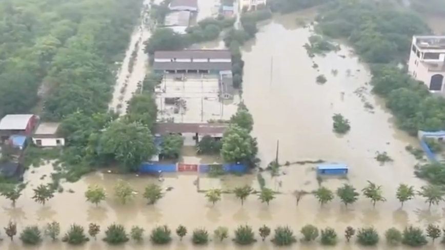 河南南阳单日降雨683.5毫米破纪录 数十座水库泄洪