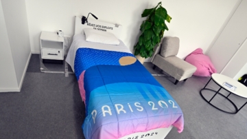 巴黎奥运会纸板做床 渔网做床垫 可轻松回收