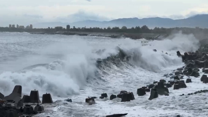 颱風凱米暴風圈進入陸地 台灣各地即時動態影像