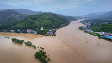 四川多地暴雨成災 水庫加大洩洪沖走多人