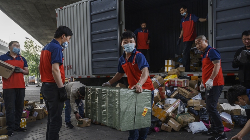 经济低迷 中国“白领”人士转“蓝领”成趋势