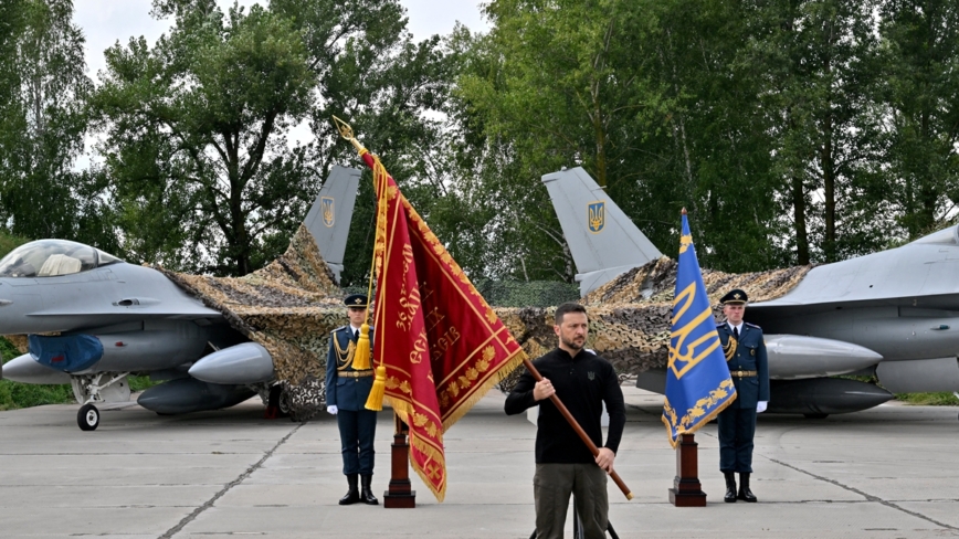 F-16戰機首次升空 烏總統稱空軍進入新階段