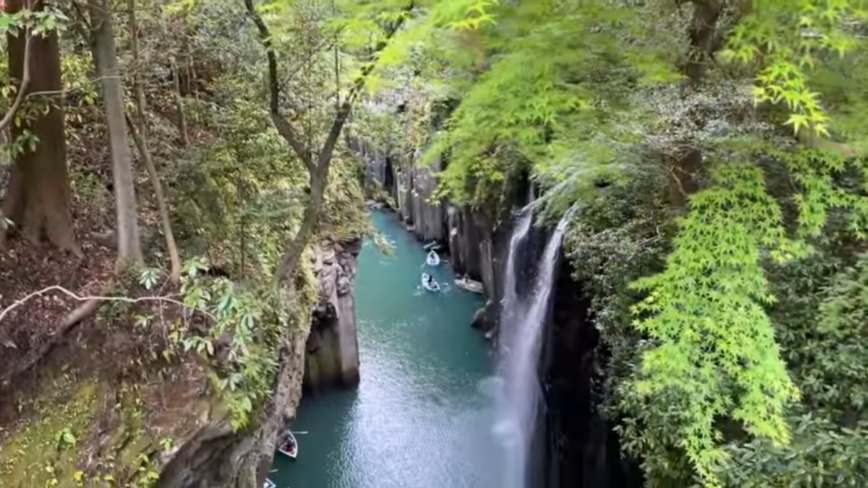 日本8月8日强震 宫崎高千穗峡岩石崩落暂停划船赏景