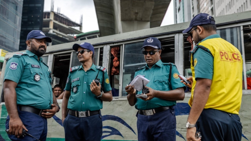 孟加拉警察结束罢工 孟加拉人欲逃入印度遭劝退