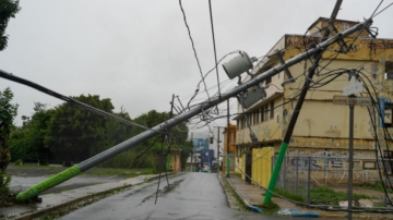 挾強風豪雨 颶風厄尼斯托襲百慕達 向加拿大移動