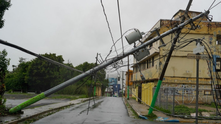 挟强风豪雨 飓风厄尼斯托袭百慕达 向加拿大移动