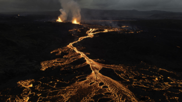 冰岛火山喷发 蓝湖温泉游客惊魂