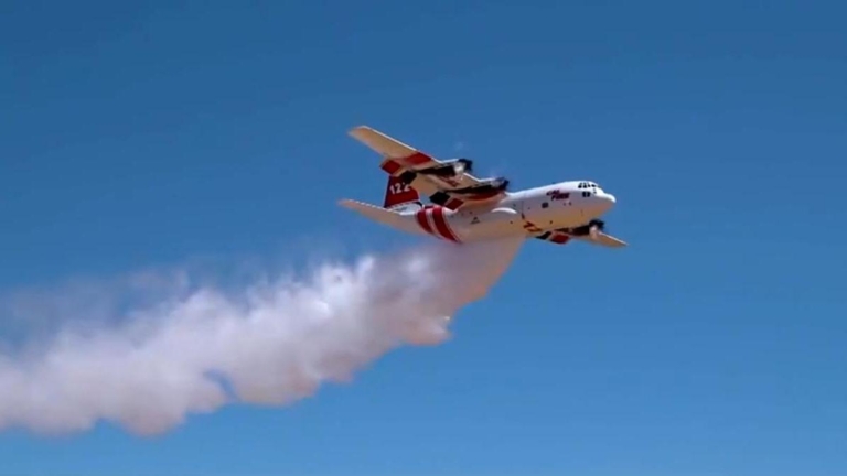 新型消防C-130空中滅火機 加州首次亮相