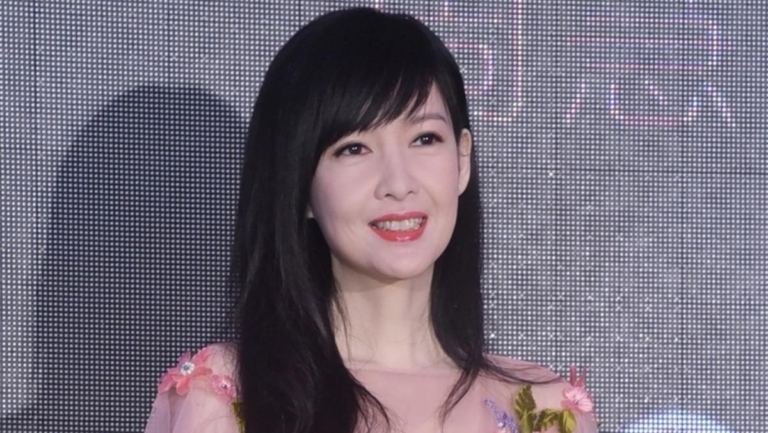 周慧敏宣告不再辦大型個唱 歌迷落淚