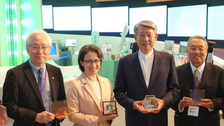 工研院授頒5位新科院士 黃仁勳、蘇姿丰入列