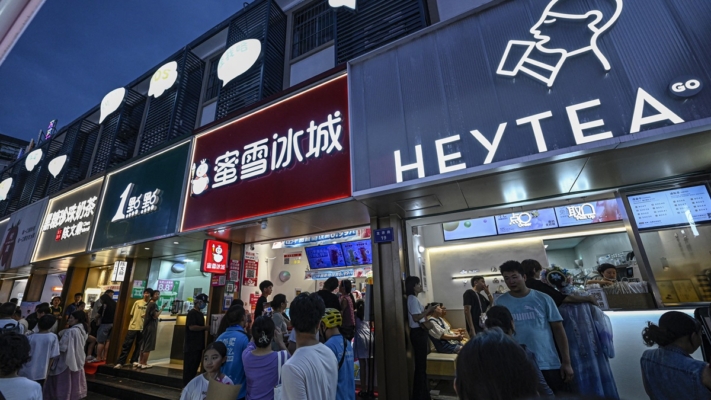 中国“茶饮收尸人”：一天接13个撤店电话