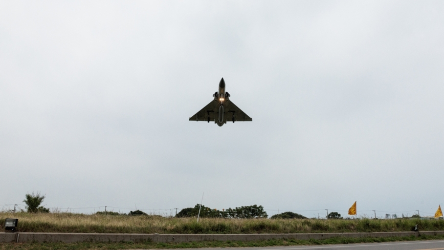 9月11日兩岸掃描 台灣幻象戰機失動力墜海 飛官跳傘幸運生還