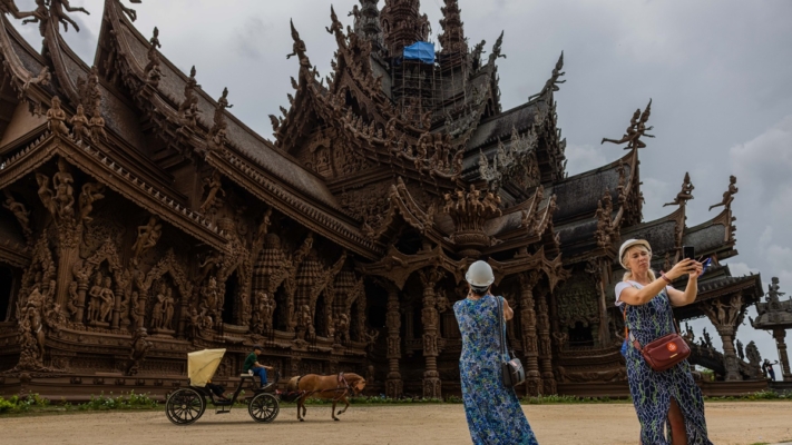 【禁聞】中國中產變窮 海外旅遊捂緊荷包