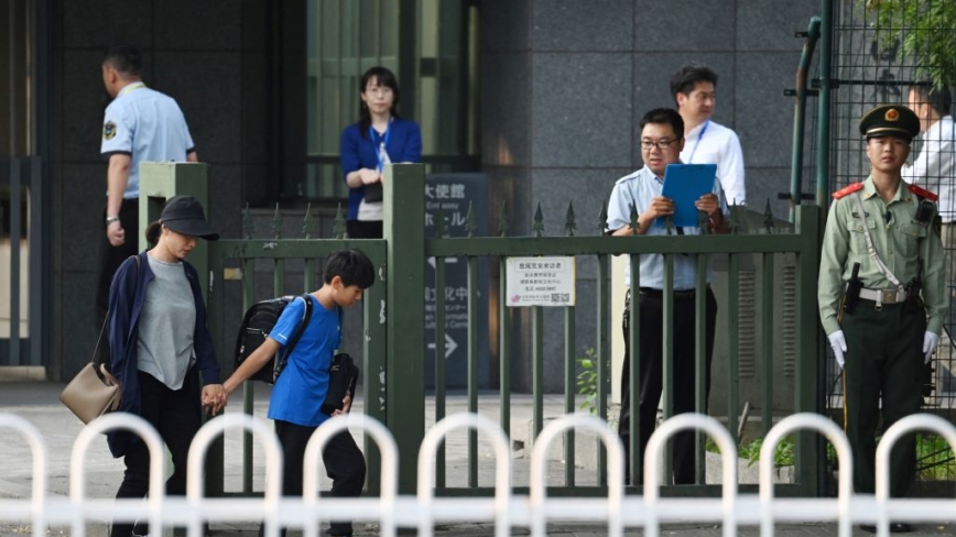 日童遇刺引轩然大波 中使馆通告被斥“恶人先告状”