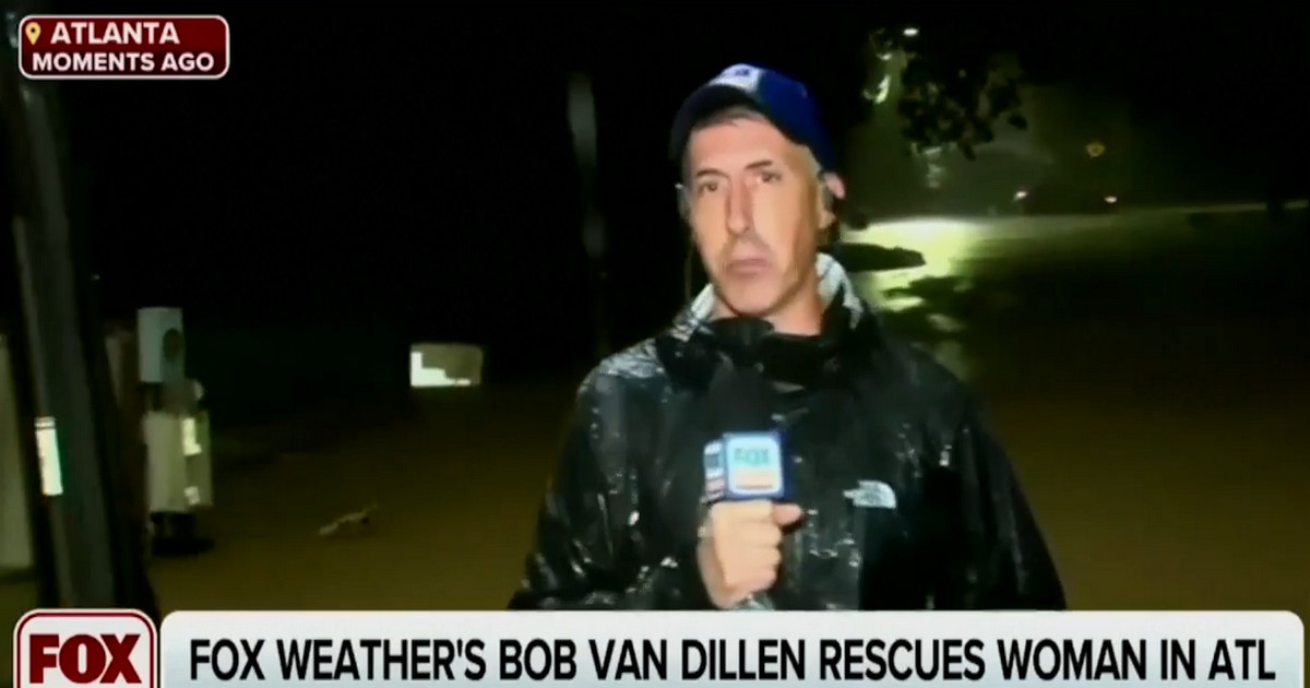 Weather reporter interrupts on-site reporting to rescue woman trapped in water | Atlanta, USA | Hurricane Helene