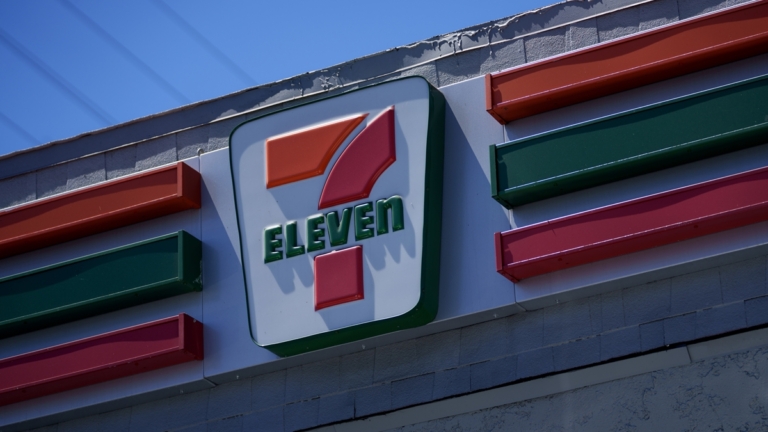 受夠了打砸搶 7-11自掏腰包支持36號提案