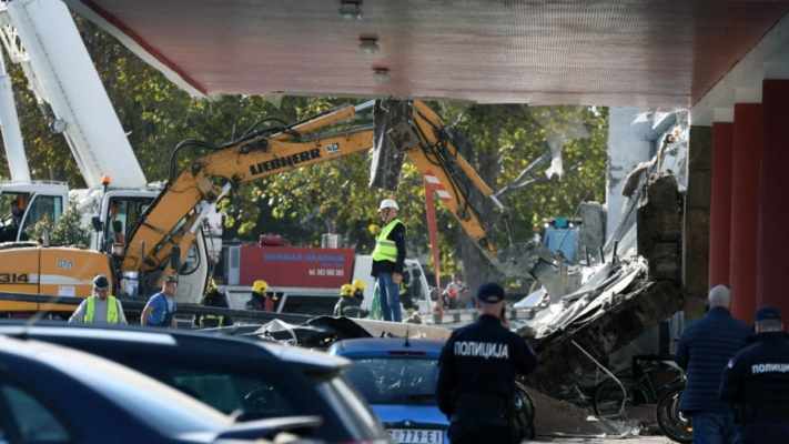 塞爾維亞火車站室外屋頂倒塌12死 死傷恐再增加