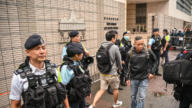 香港民主派47人判刑 法院外数百民众聚集声援