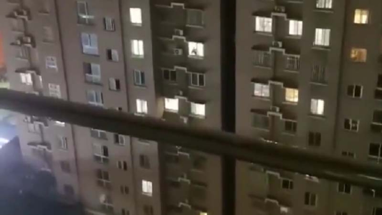 滁州男深夜嘶吼：打倒警察 殺出血路（視頻）