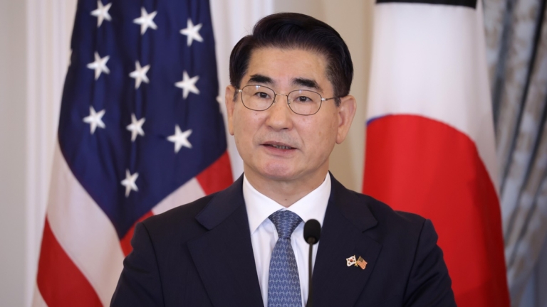 韓國防長金龍顯被禁出境 國會週六表決總統彈劾