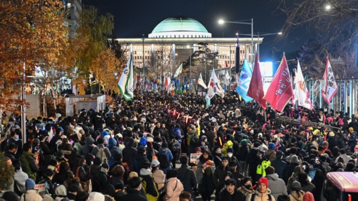 韩国三大司令被解职 执政党魁支持尹锡悦停职