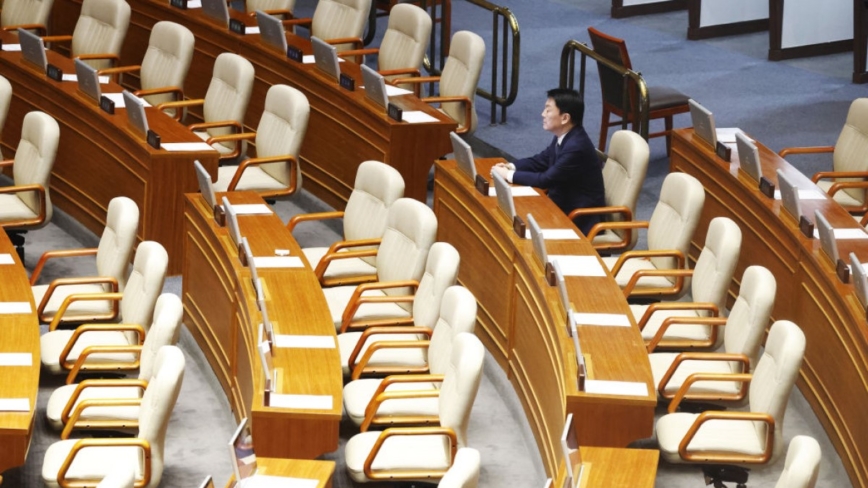 韩国会否决第一夫人特检法 执政党议员投票后离开