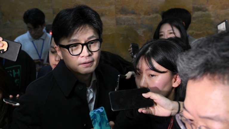 韓國執政黨稱尹錫悅即日起停職 檢依內亂罪調查