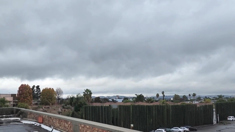 風暴沿加州向南前進 最快週四有降雨