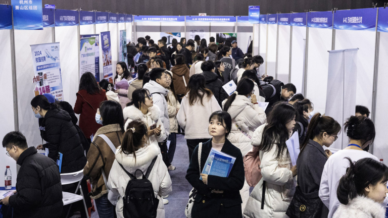 中國失業潮加劇 就業門檻提高求職難