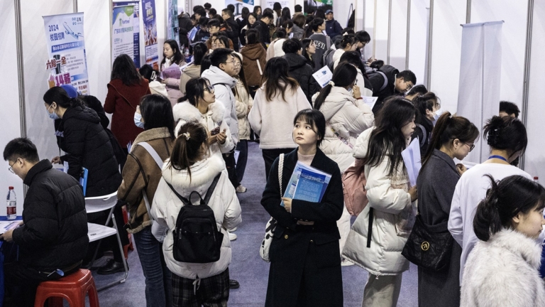 緩解就業壓力？中國研究生被延長一年畢業