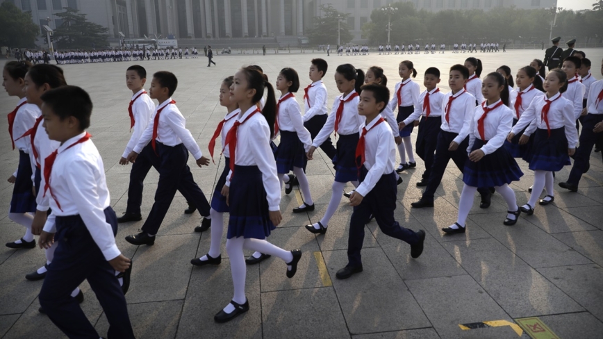 中共加紧对小学生洗脑 凸显执政危机空前