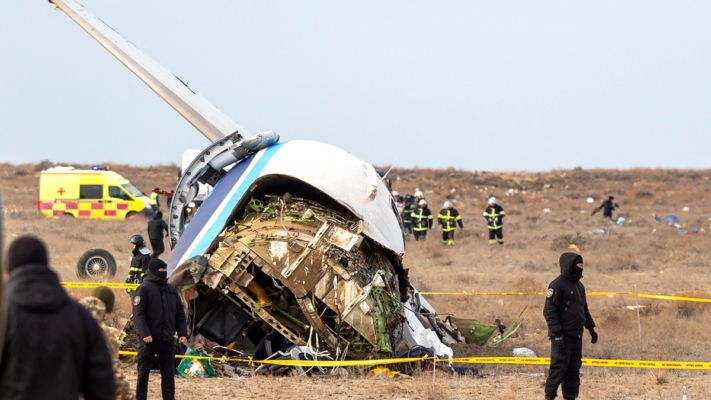 阿塞拜疆航空客機墜毀 約30人遇難