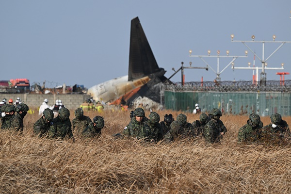 組圖：韓國空難現場畫面曝光 「非常慘烈」