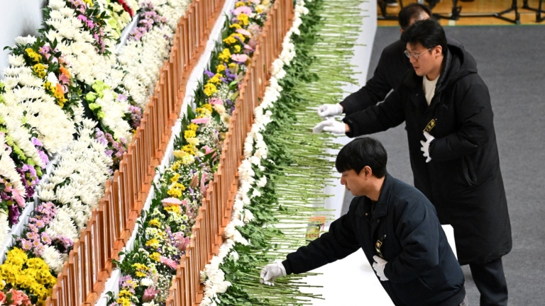 韓國空難遺體身分確認完成 黑匣子送往美國分析