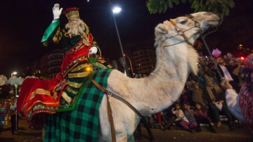 西班牙圣诞不收礼 骆驼新年过后送心愿