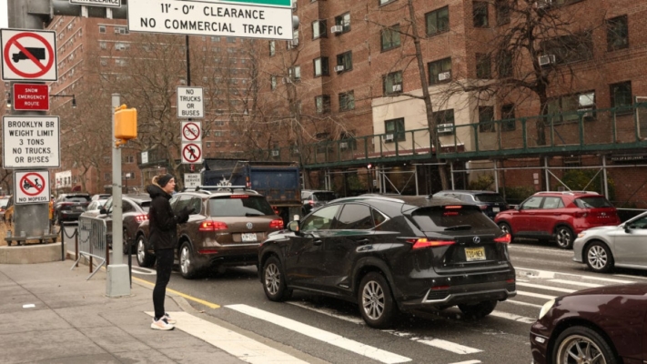 紐約最精華地段徵收塞車費 首個上班日開車進城意願低