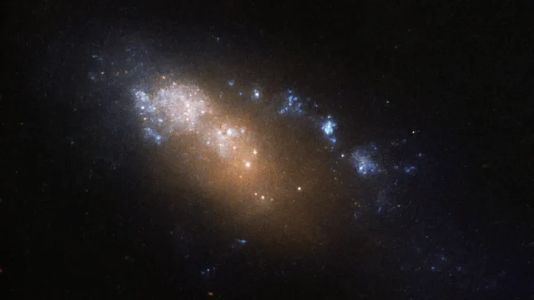 「宇宙珍珠串」挑戰現有星系形成理論