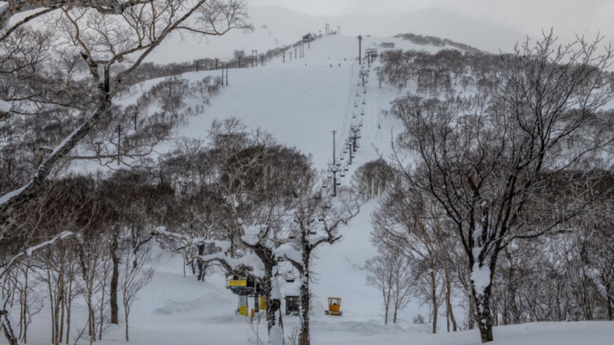 日本青森滑雪场突雪崩 2人惨遭大雪卷入共13人受困