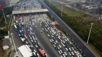 中國啟動返鄉潮 高速擁堵 車站冷清