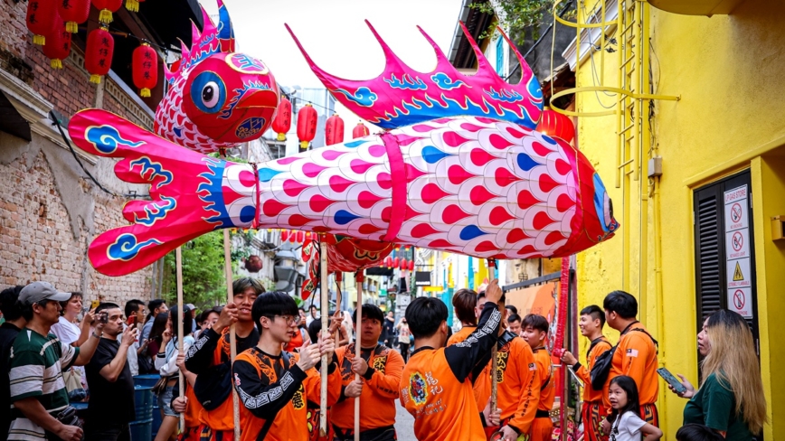 【禁闻】消费降级 中国人过年出游舍远求近