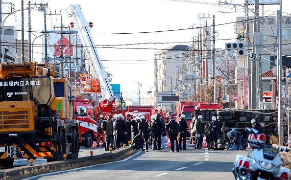 日本埼玉天坑二合一 老司机困逾72小时生死未卜